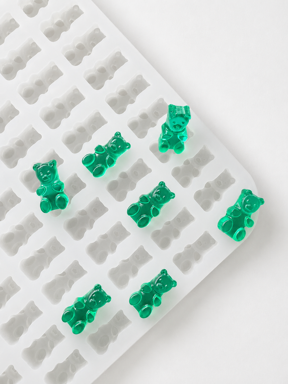 1.5 mL gummivorm beer - 296 holtes - productaanzicht, met smaragdgroene gummies